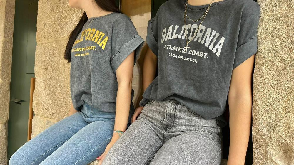 lmdi collection Camiseta “Galifornia Atlantic Coast” LMDI Collection Plateada Devoluciones gratuitas