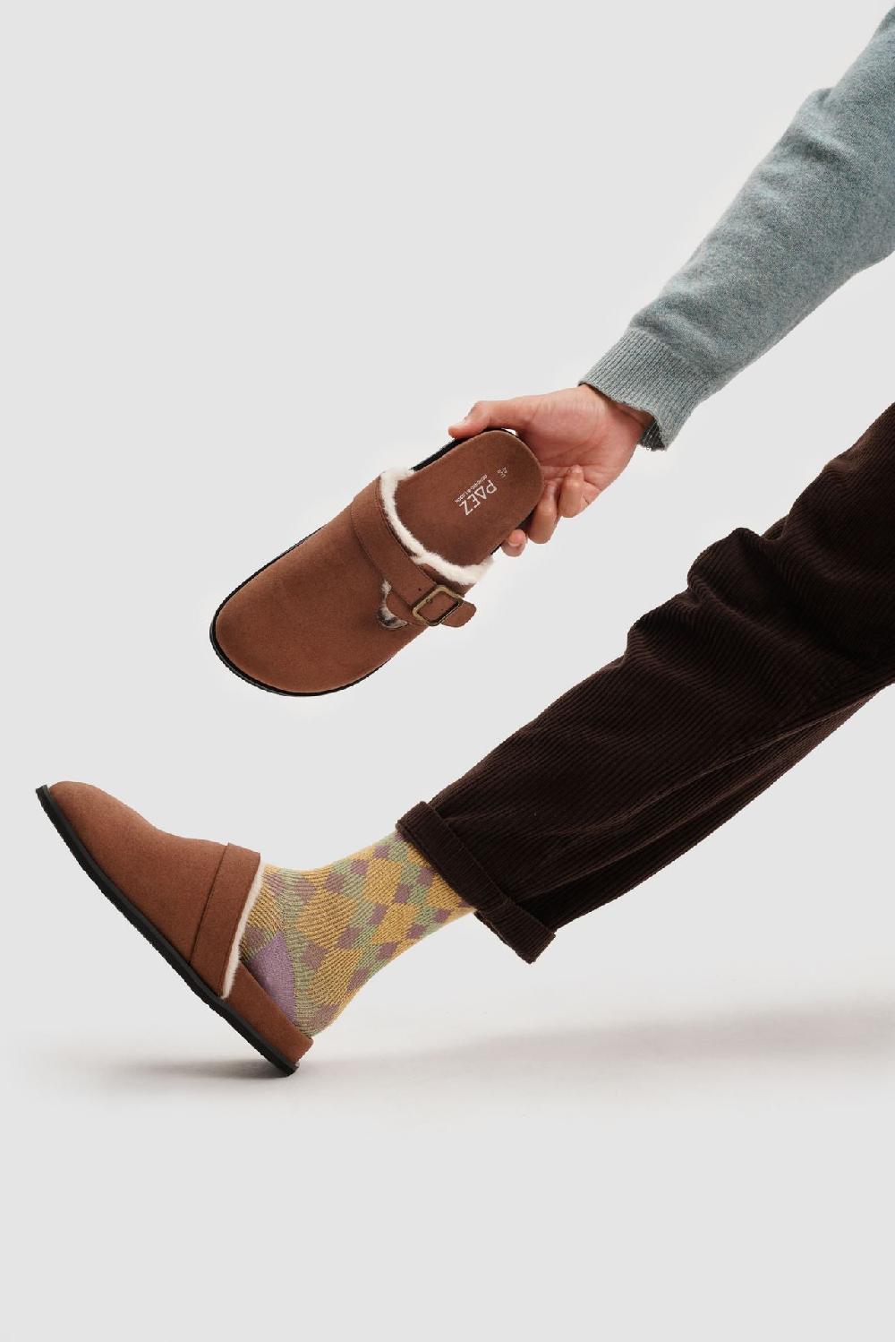 paez CLOG VEGAN SUEDE CAMEL Ahorra y exporta