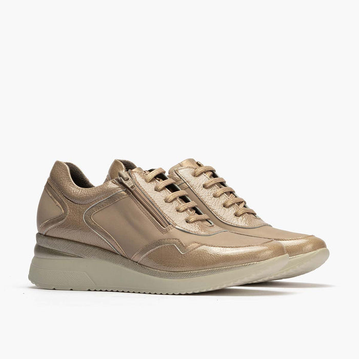 pitillos Zapato Deportivo Charol con Cremallera para mujer color piedra