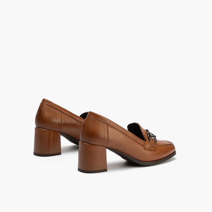 pitillos Mocasín con Adorno de mujer color cuero Tienda