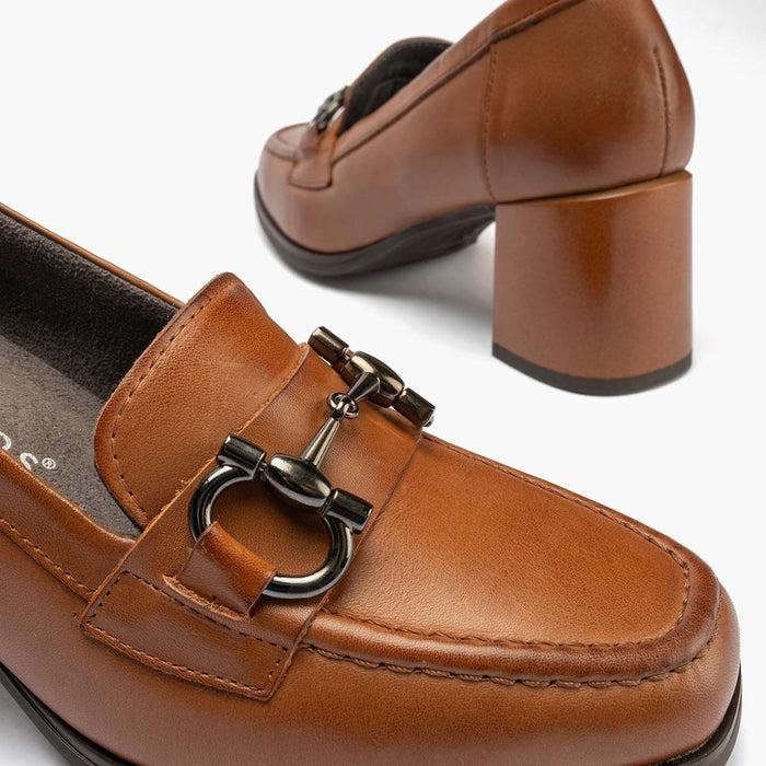 pitillos Mocasín con Adorno de mujer color cuero Tienda