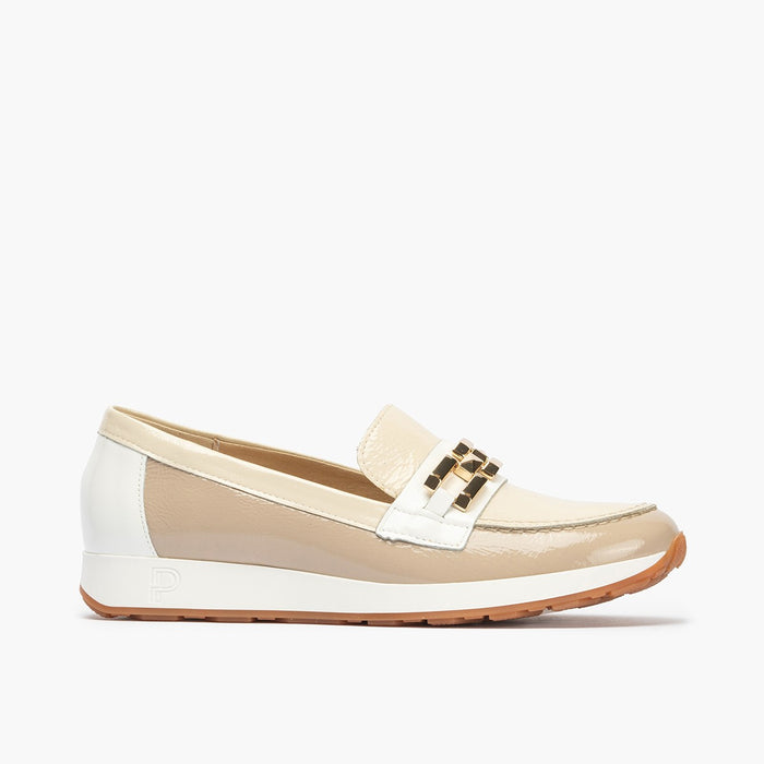 pitillos Mocasines de mujer en piel charol combinada y adorno cadena metálica BEIGE Liquidación