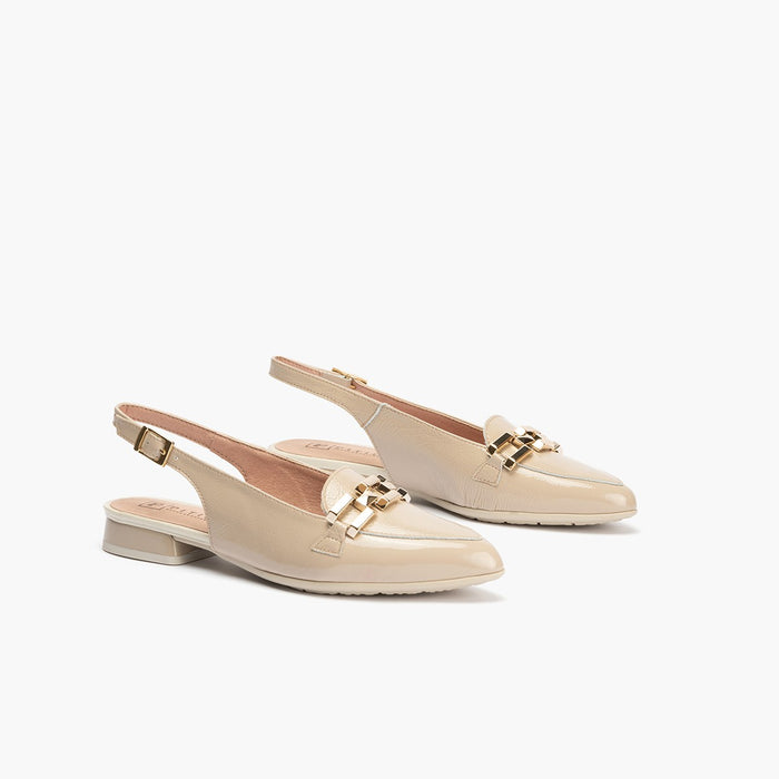 pitillos Mocasines de mujer en piel lamianda con adorno cadena metálica CREMA Últimos 3 días