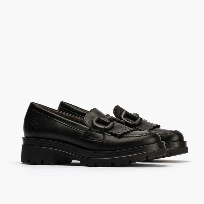 pitillos Mocasín en Napa con Flecos de mujer color negro