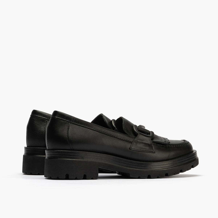 pitillos Mocasín en Napa con Flecos de mujer color negro 2025