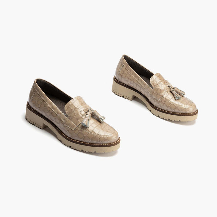 pitillos Mocasín con Borlas para mujer color piedra Liquidación