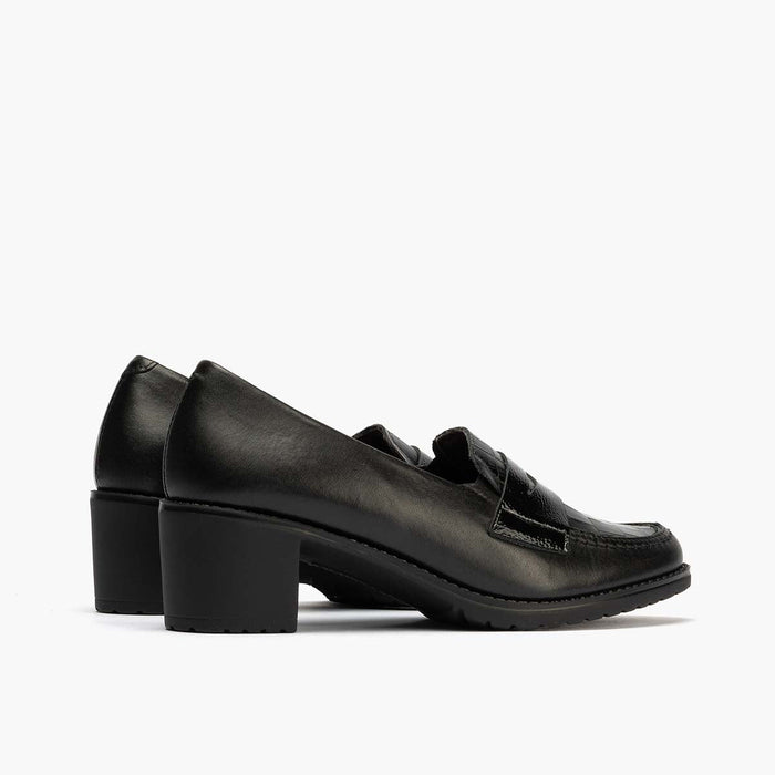 pitillos Mocasín mujer color negro Última moda