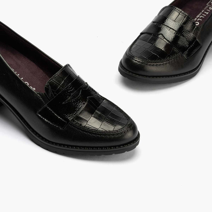 pitillos Mocasín mujer color negro Última moda