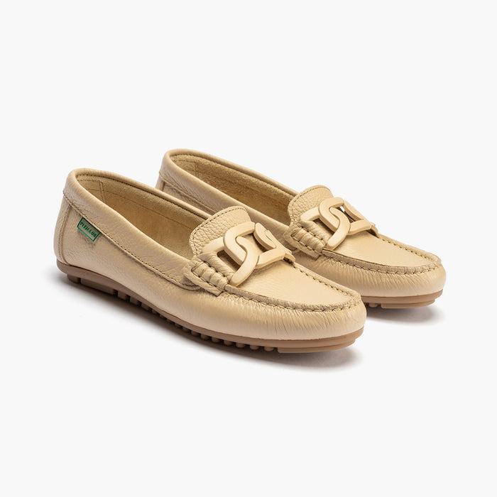 pitillos Mocasines de mujer con adorno eslabón y suela de goma CREMA