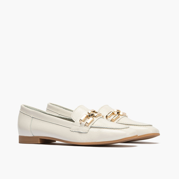 pitillos Mocasines de mujer en piel charol con adorno y tacón bajo BLANCO Envío gratis
