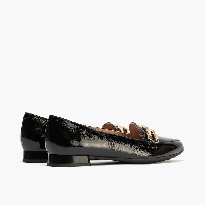 pitillos Mocasines de mujer en charol con adorno cadena metálica NEGRO Últimos 2 días