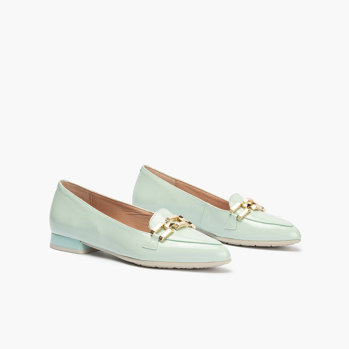 pitillos Mocasines de mujer en charol con adorno cadena metálica AZUL Rebajas de fin de temporada