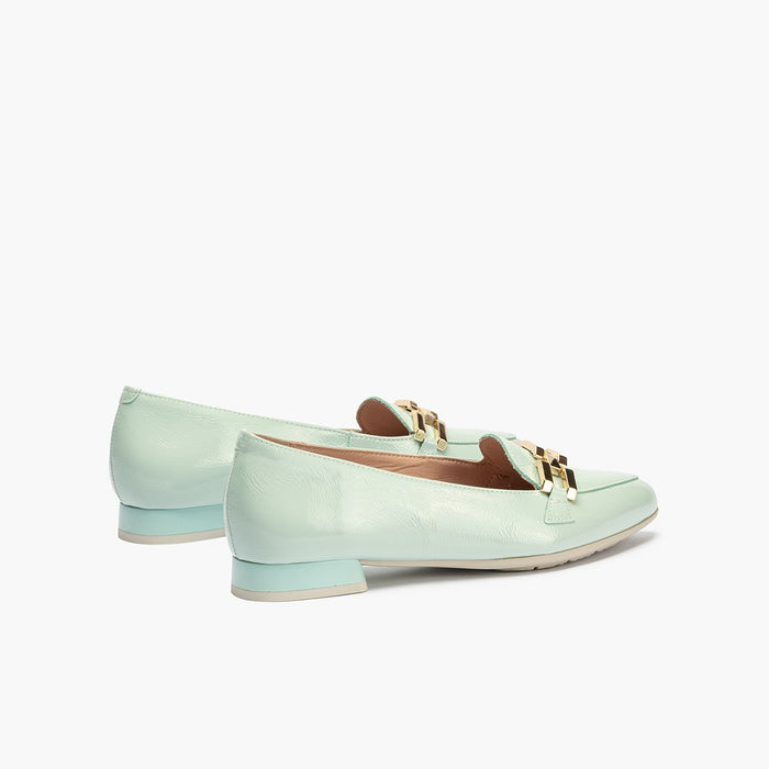 pitillos Mocasines de mujer en charol con adorno cadena metálica AZUL Rebajas de fin de temporada