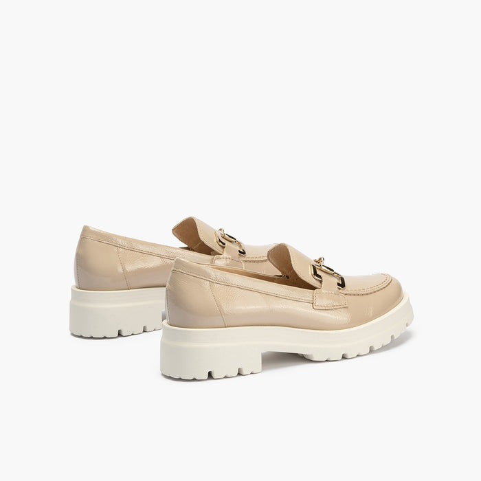 pitillos Mocasines de mujer en piel charol con adorno de estribo y tacón bloque BEIGE Precio ultrabajo