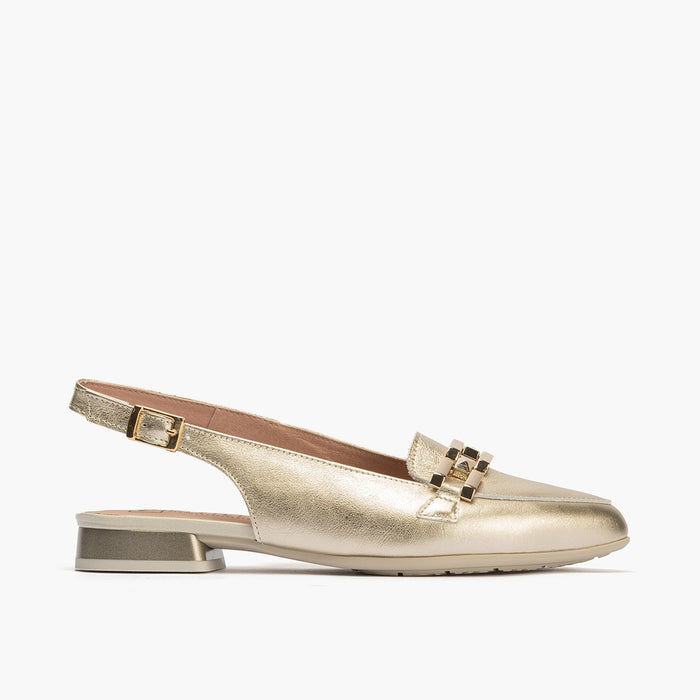 pitillos Mocasines de mujer destalonados en piel laminada con adorno cadena metálica DORADO 2025