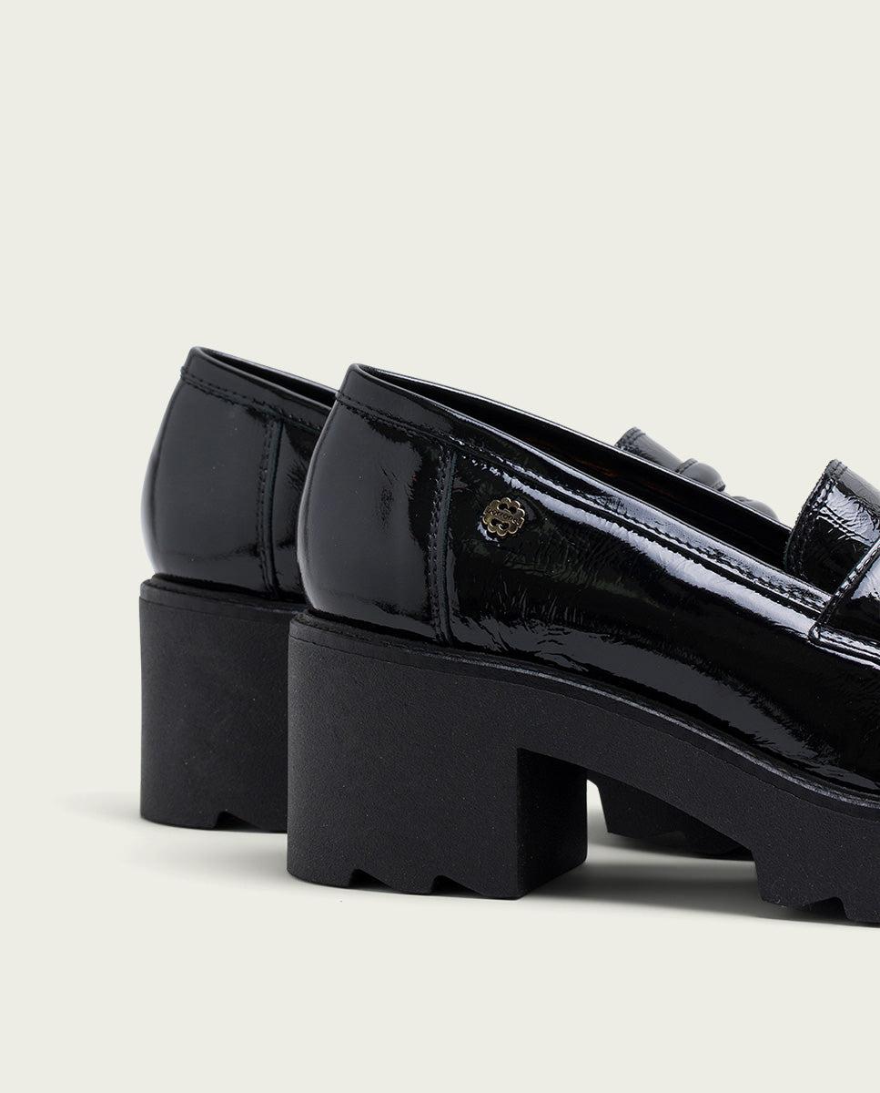 porronet MOCASINES DE PIEL CHAROL CON TACÓN NEGRO MADDY Precio ultrabajo