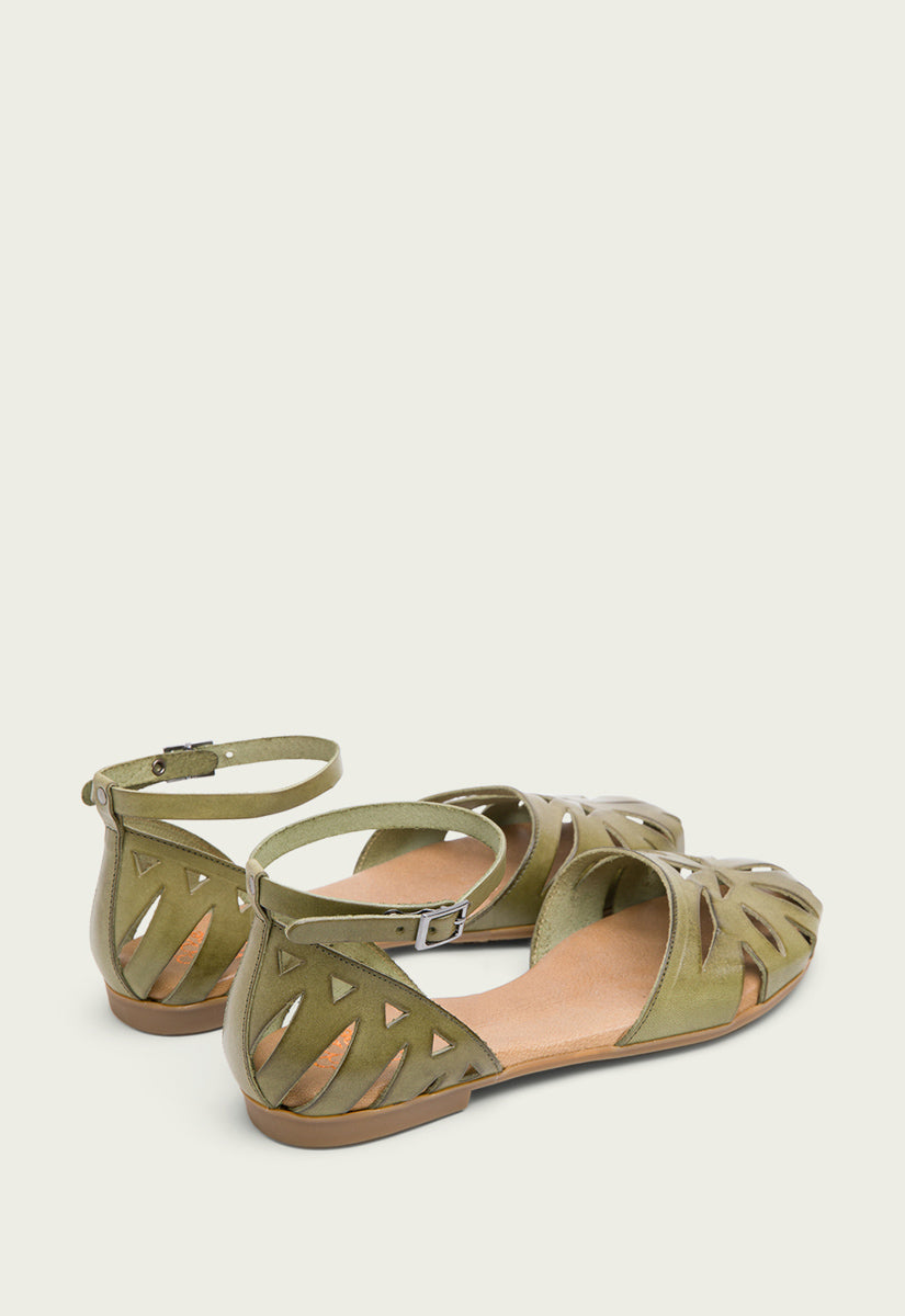 porronet SANDALIA PLANA PIEL KAKI BETH En oferta