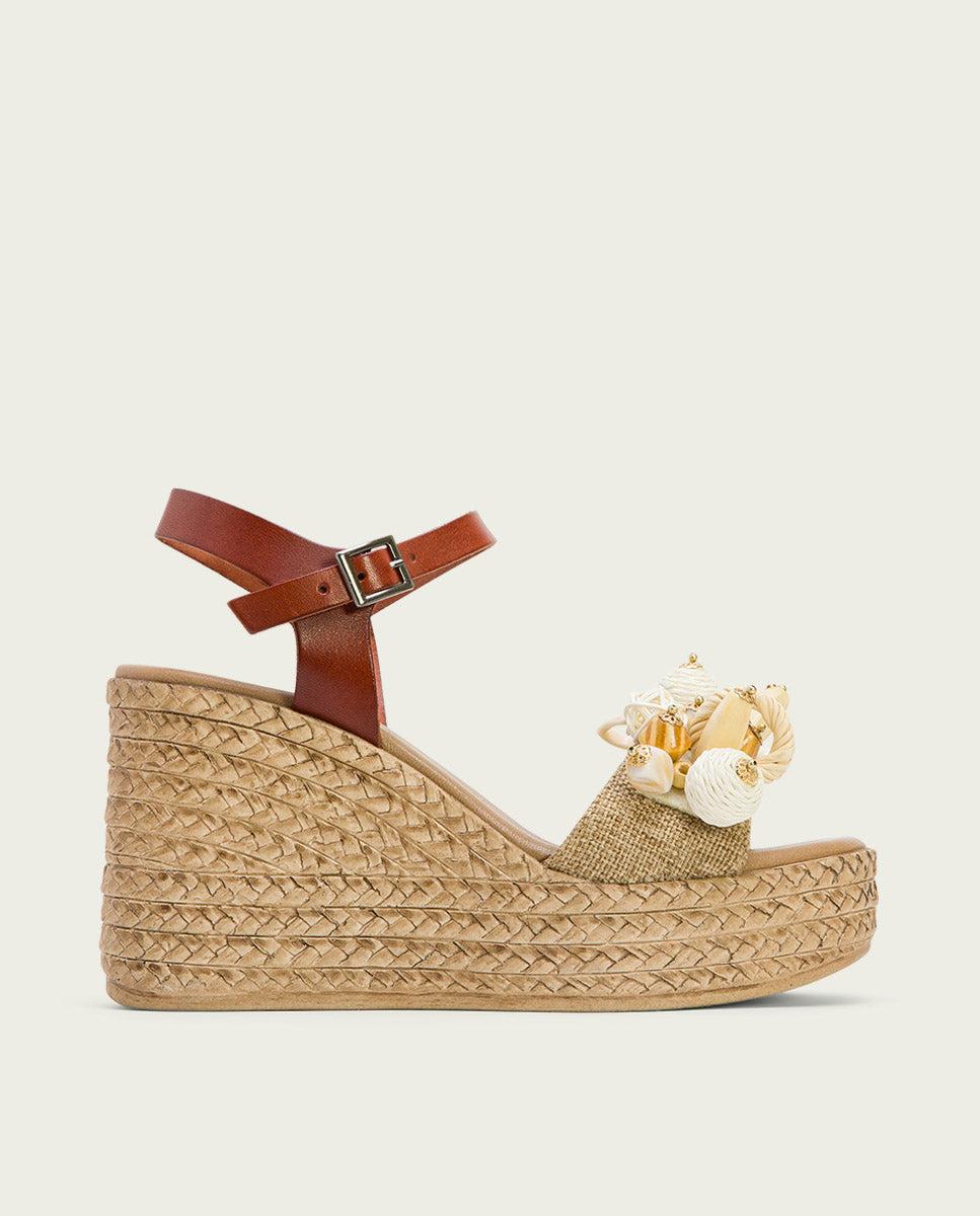 porronet SANDALIA PIEL CUÑA CON ADORNOS CUERO KAIRI Tienda