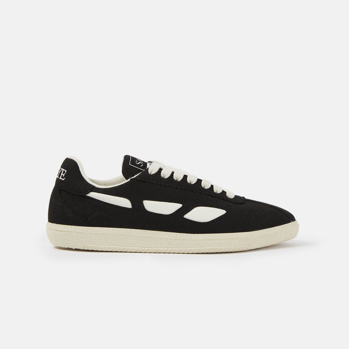 saye M70 Dart - Black & White