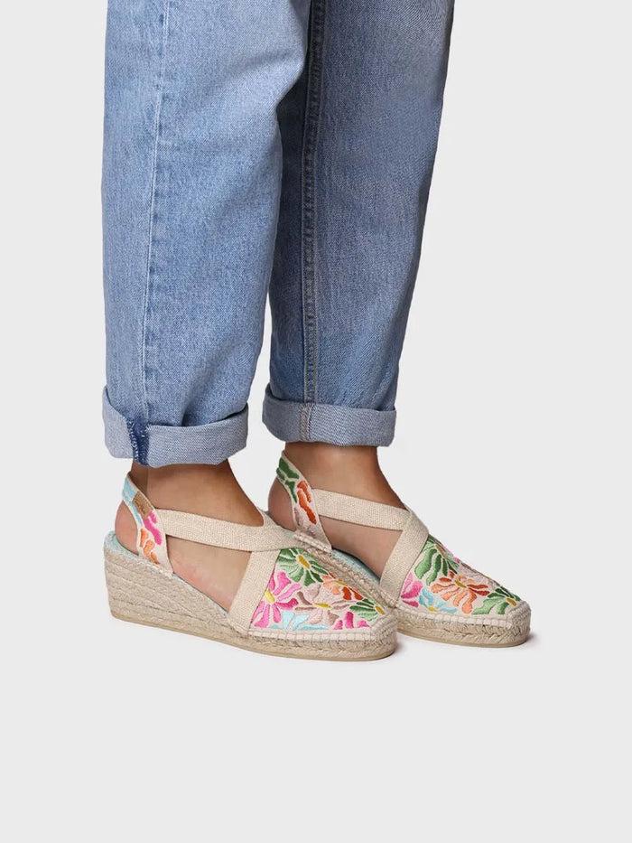 toni pons MONTJOI - Alpargata de cuña de mujer con bordados multicolor | MONTJOI En oferta
