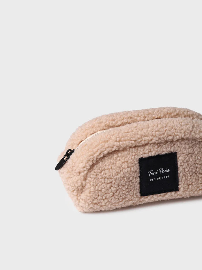 toni pons DUBBI - Neceser en material tipo borrego | DUBBI En oferta