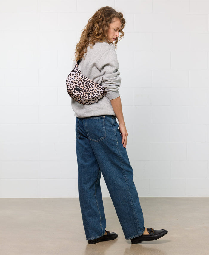 wouf Kim Half Moon Crossbody Bag Rebajas
