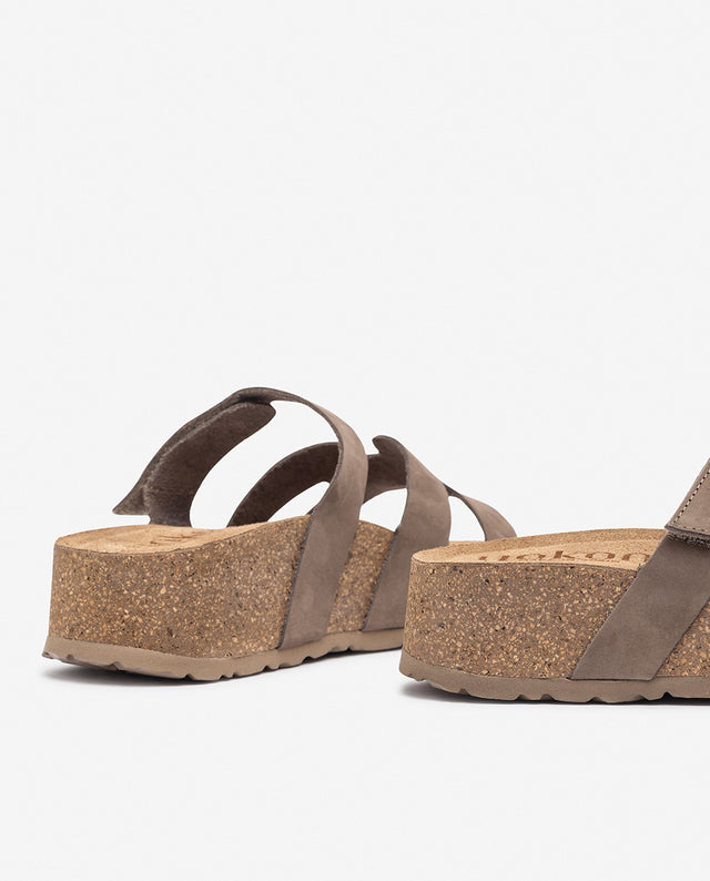 yokono Sandalia de plataforma WIWI-125 marrón En oferta