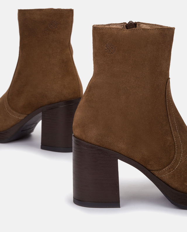 yokono Botín de tacón Kolin 001 marron En oferta