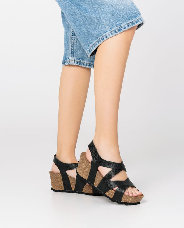 yokono Sandalia cuña Bari 303 negro Precios de Black Friday